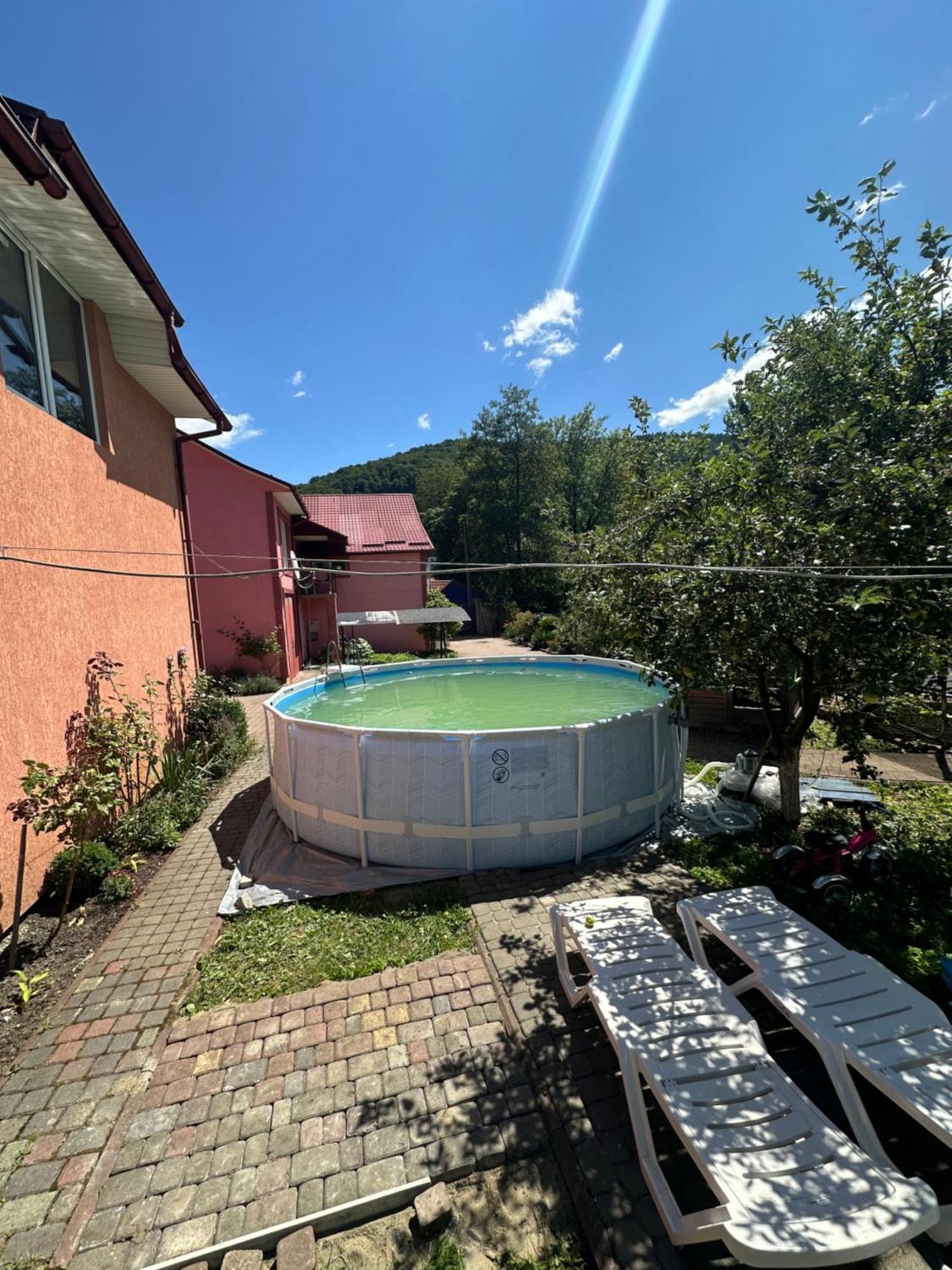 Berizka Bed & Breakfast Yaremche Exterior photo